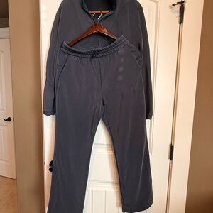 Lululemon Softstream set size 8